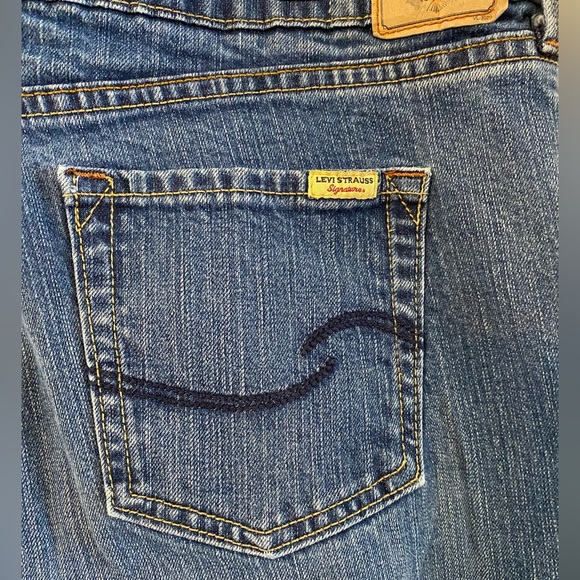 Levi’s signature low rise bootcut - Picture 3 of 8